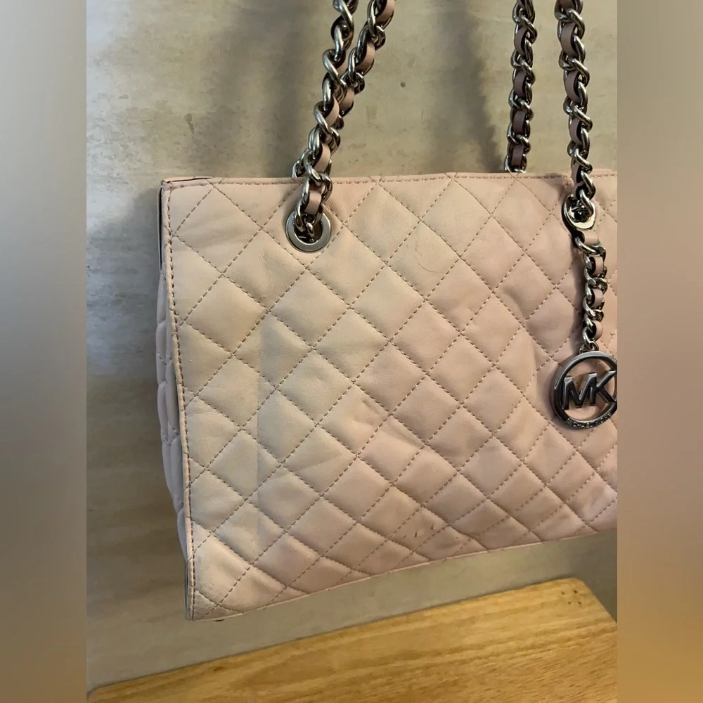 Michael Kors Susannah Large Quilted-Lamb Leather Tote. Blush Pink
